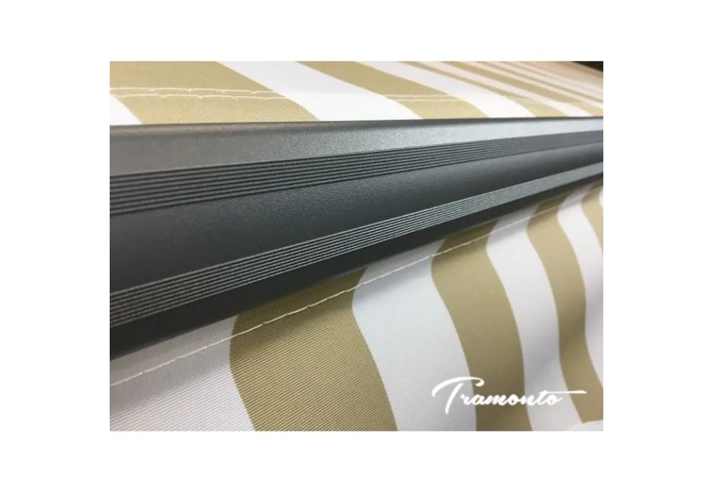 Jak zamontować markizę do okna dachowego?